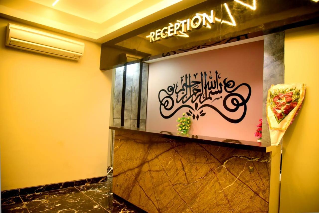 Charyana Hotel Ac Dormitory Ahmedabad Exterior foto